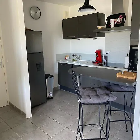 Entire Air-conditioned Accommodation, Vecchio Center Apartamento Porto Vecchio