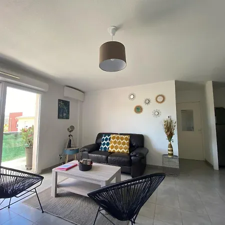 Entire Air-conditioned Accommodation, Vecchio Center Apartment Porto-Vecchio (Corsica)